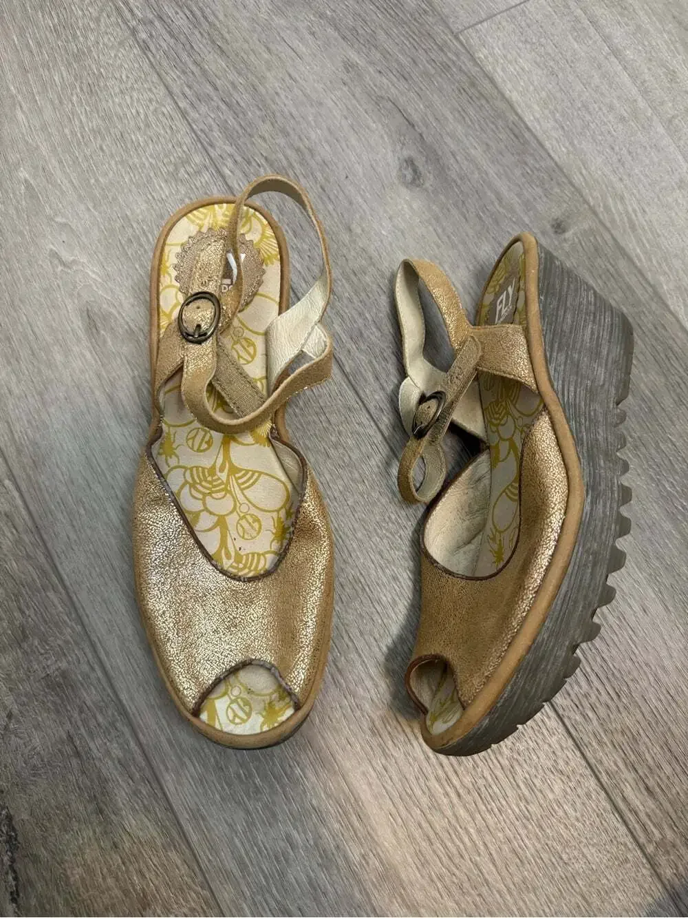 FLY LONDON Leather Yora Wedge Sandals in Metallic Gold Sz US 39